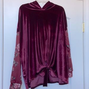 NWOT burgundy velvet floral tie-front hoodie in size XL
